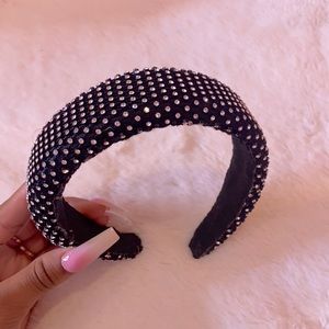 Dark & Icy Headband❄️🤍